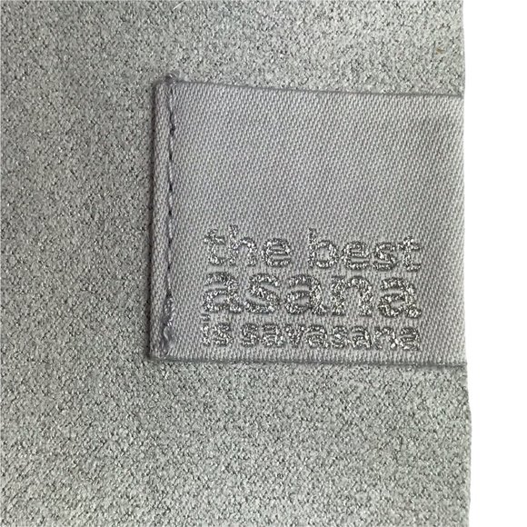 Lululemon Yoga Towel, Large, Black White Abstract Lines Brush Stream Silver - Picture 10 of 16